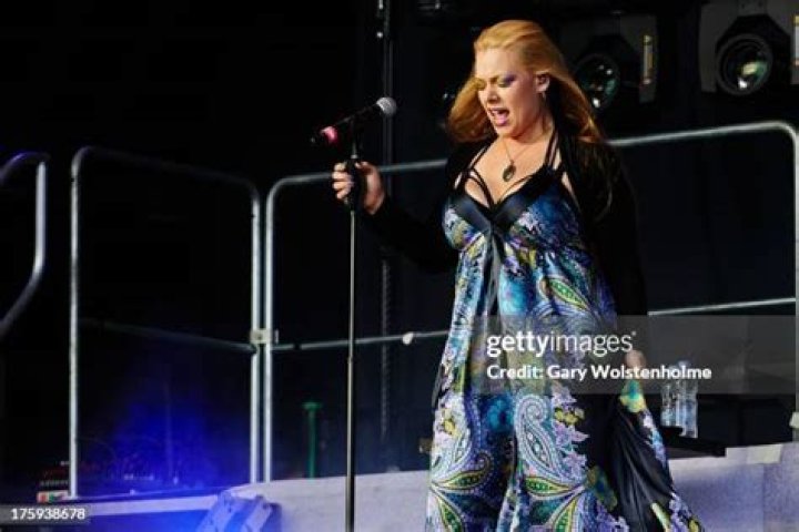 Amanda Somerville Biography, Age, Height, Husband, Net Worth, Family