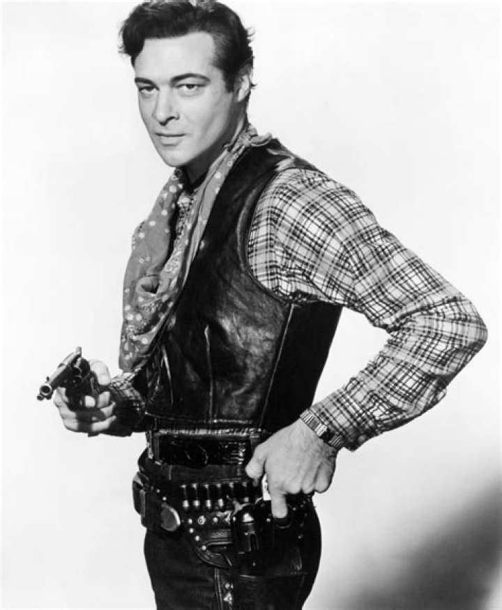 Anthony Dexter Biography, Age, Height, Wife, Net Worth, Family