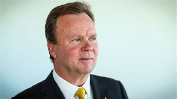 Bill Pulver Biography, Age, Height, Wife, Net Worth, Family