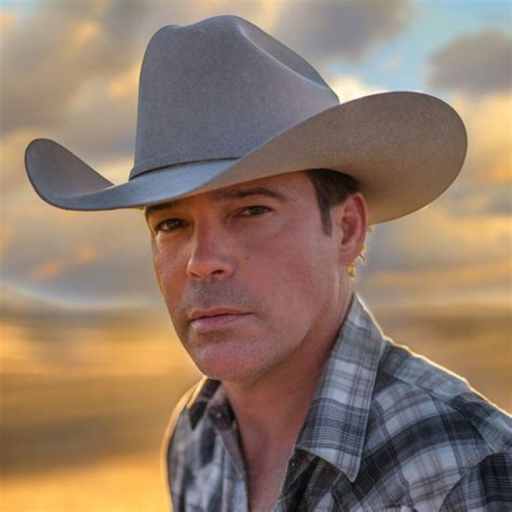 Clay Walker Biography, Age, Height, Wife, Net Worth, Family