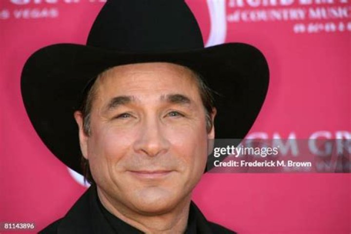 Clint Brown Biography, Age, Height, Wife, Net Worth, Family