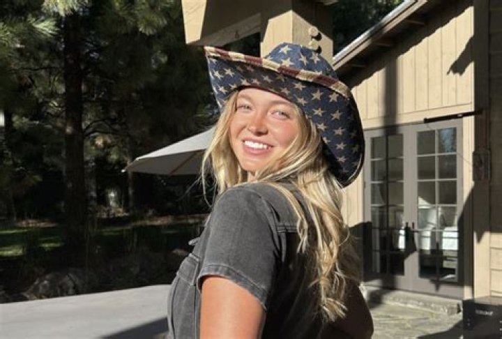 Emma Gretzky Biography, Age, Height, Husband, Net Worth, Family