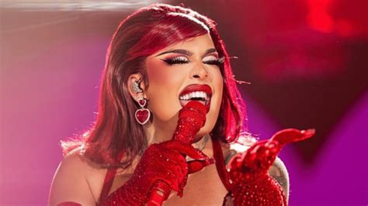 Gloria Groove Biography, Age, Height, Wife, Net Worth, Family