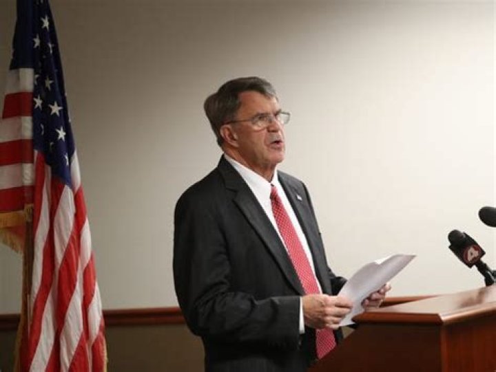 Gordon MacDonald Biography, Age, Height, Wife, Net Worth, Family