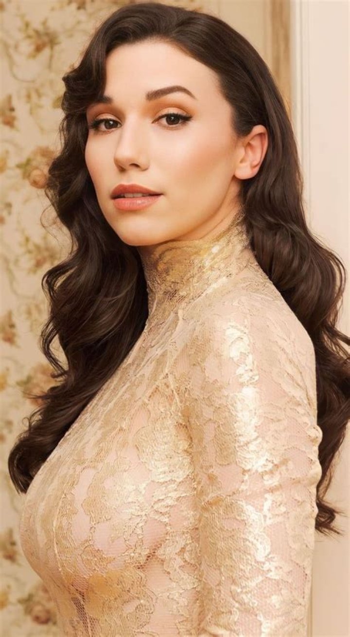 Grace Fulton Biography, Age, Height, Husband, Net Worth, Family