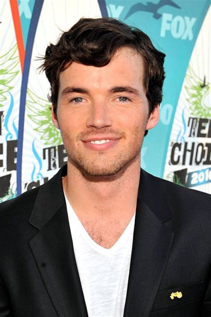 Ian Harding Biography, Age, Height, Wife, Net Worth, Family