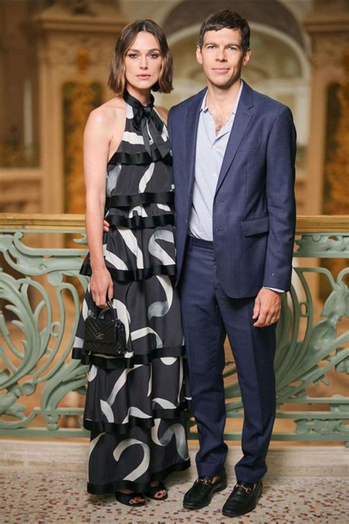 James Righton biografía, edad, altura, esposo, net worth, familia