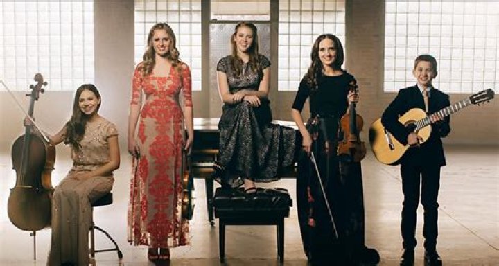 Jenny Oaks Baker Biography, Age, Height, Husband, Net Worth, Family