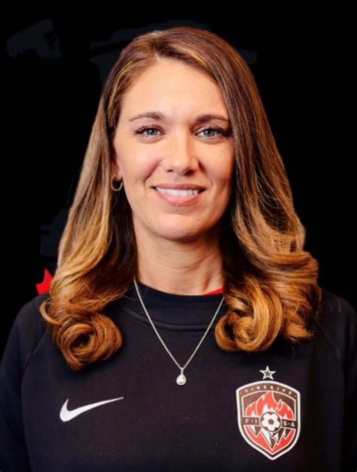 Lindsay Kennedy Biography, Age, Height, Wife, Net Worth, Family