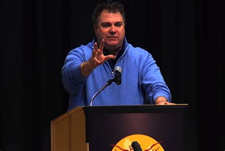 Matthew Kelly Biography, Age, Height, Wife, Net Worth, Family