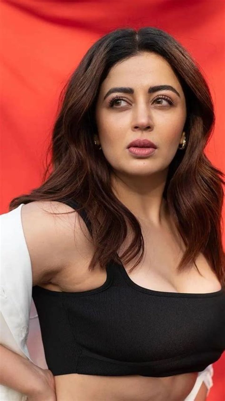 Neha Pendse Biography, Age, Height, Husband, Net Worth, Family