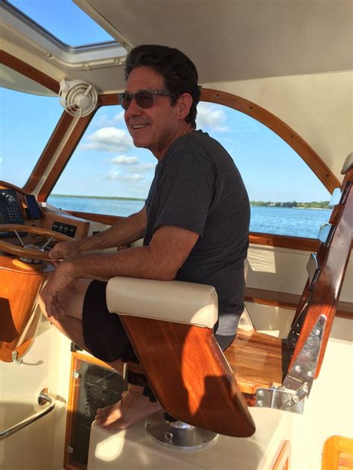 Ricou Browning Jr. Biography, Age, Height, Husband, Net Worth, Family