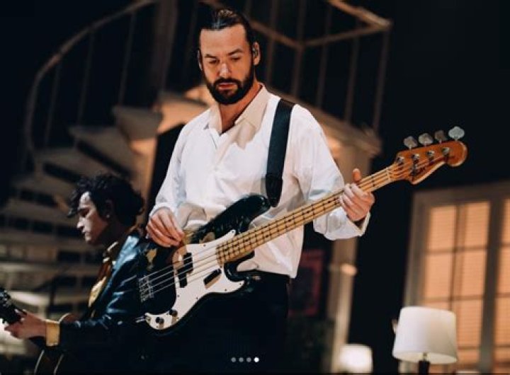 Ross MacDonald Biography, Age, Height, Wife, Net Worth, Family