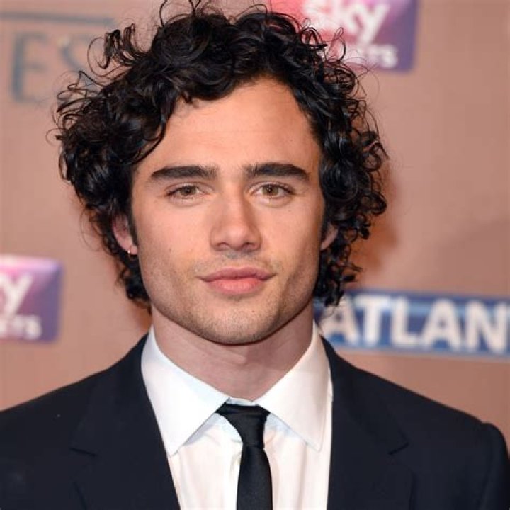 Toby Sebastian Biography, Age, Height, Wife, Net Worth, Family