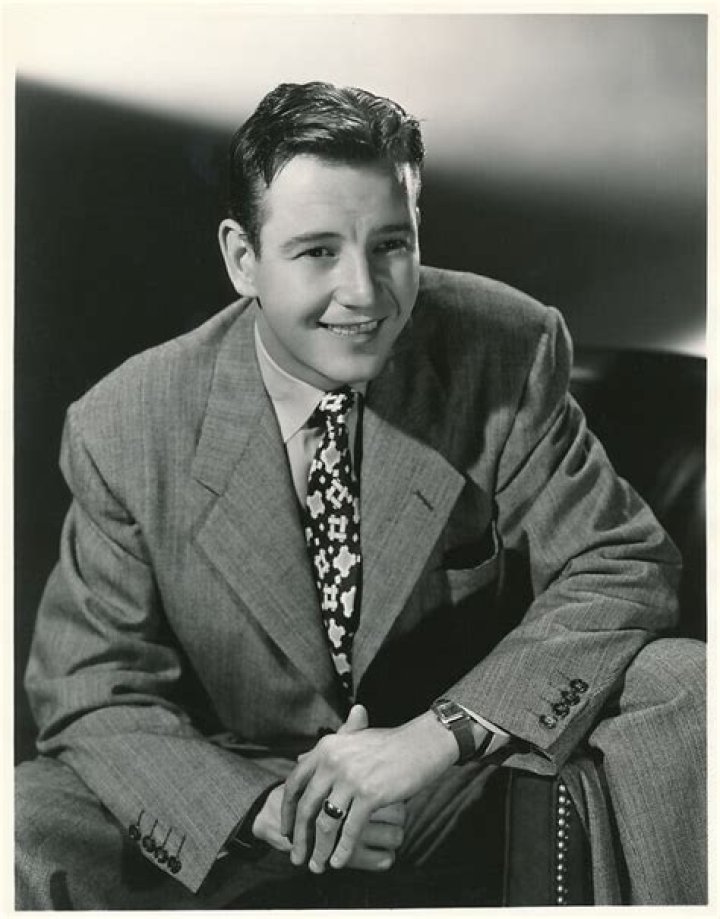 Tom Drake Biography, Age, Height, Wife, Net Worth, Family