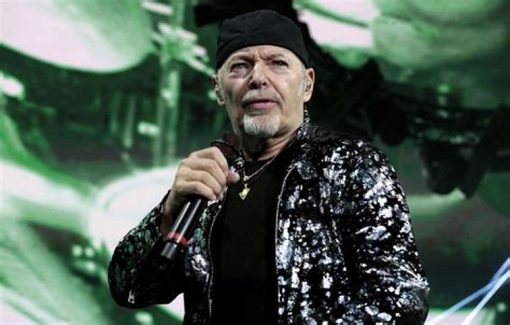 Vasco Rossi biografía, edad, altura, esposo, net worth, familia